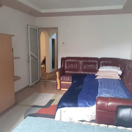 Appartement apartament 2camere decomandate ,mobilat ,parter ,in MANGALIA Mangalia